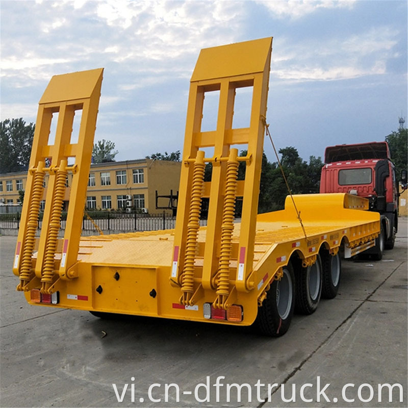 3 Axles Lowbed Semi Trailer2 Jpg